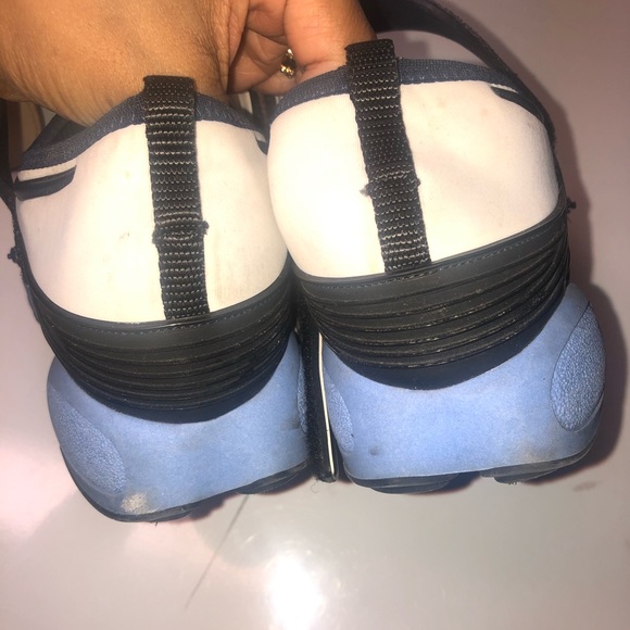 Sneakers - Picture 5 of 6